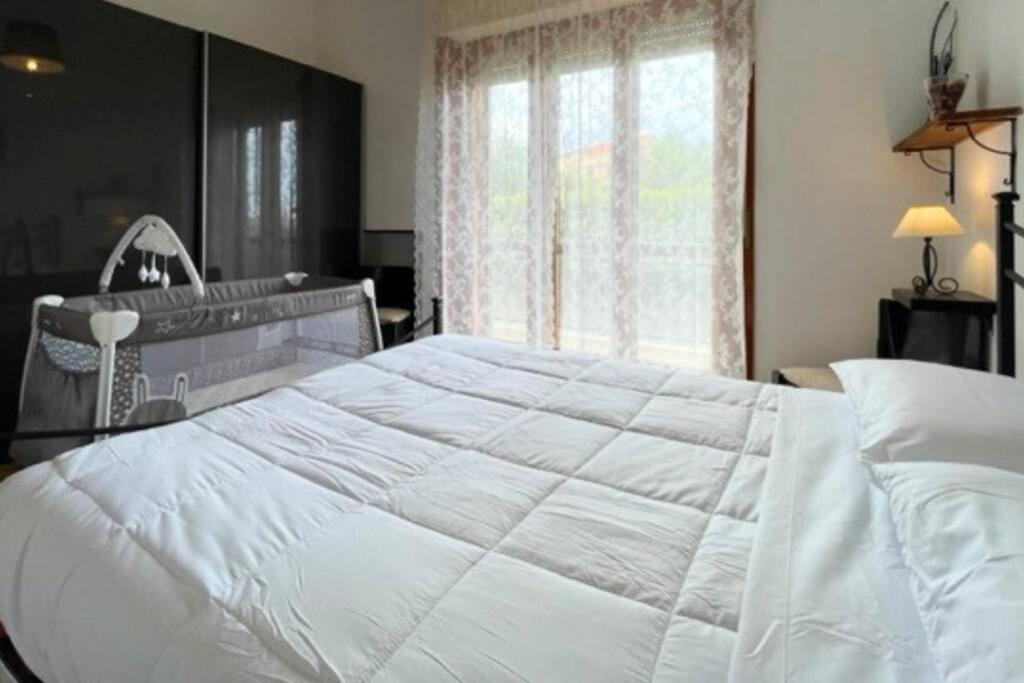 Vakantiehuis 2 Parcheggio Privato - Wifi- Giardino Loano
